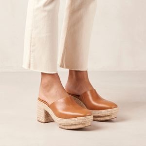 Alohas Pico Tan Clogs